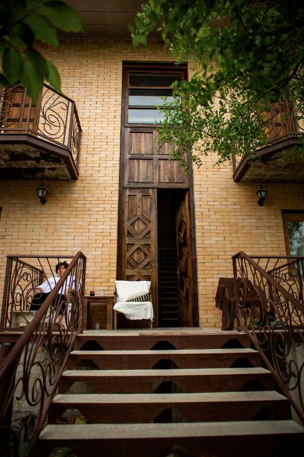 Art House Kutateli Hotel Tskaltubo Exterior photo